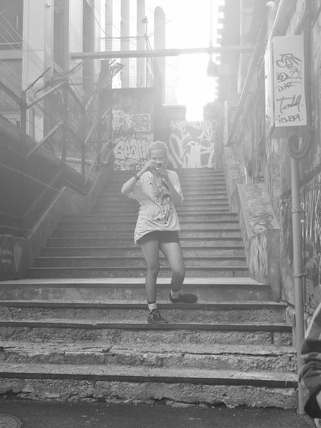 Auto Regard par Marishka Oliva